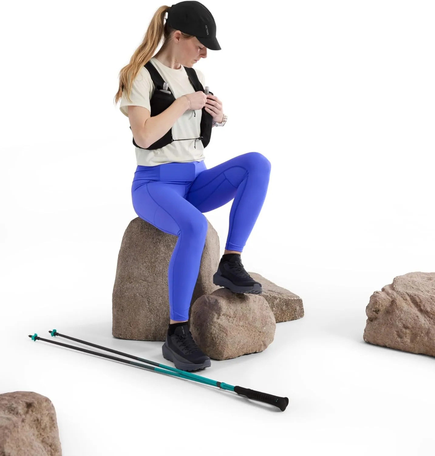 Arc'teryx Essent High-Rise Utility Legging 26 Women's | Versatile Stretch Legging with Bounce-Free Storage