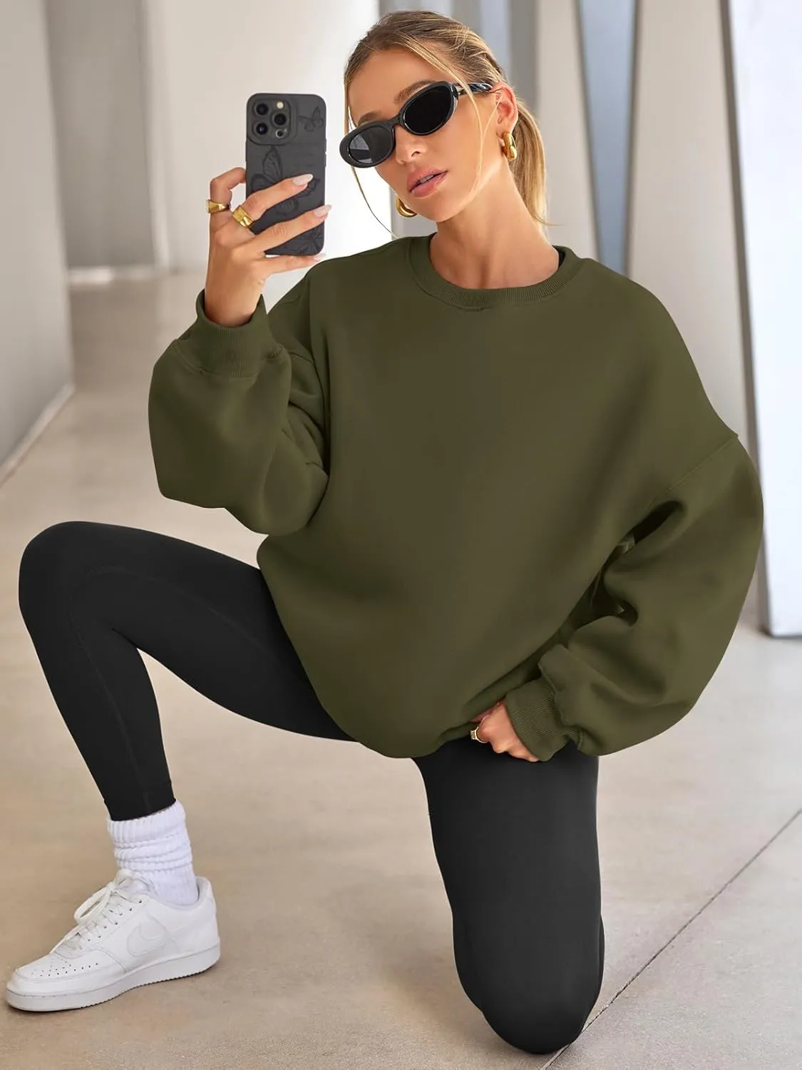 EFAN Womens Oversized Sweatshirts Hoodies Fleece Crewneck Sweaters Casual Tops Comfy Fall Fashion Outfits Winter Clothes 2025