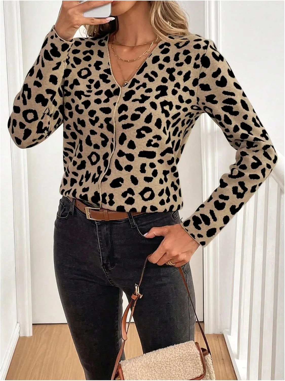 GORGLITTER Women's Leopard Cheetah Cardigan Button Down Long Sleeve V Neck Animal Print Sweaters