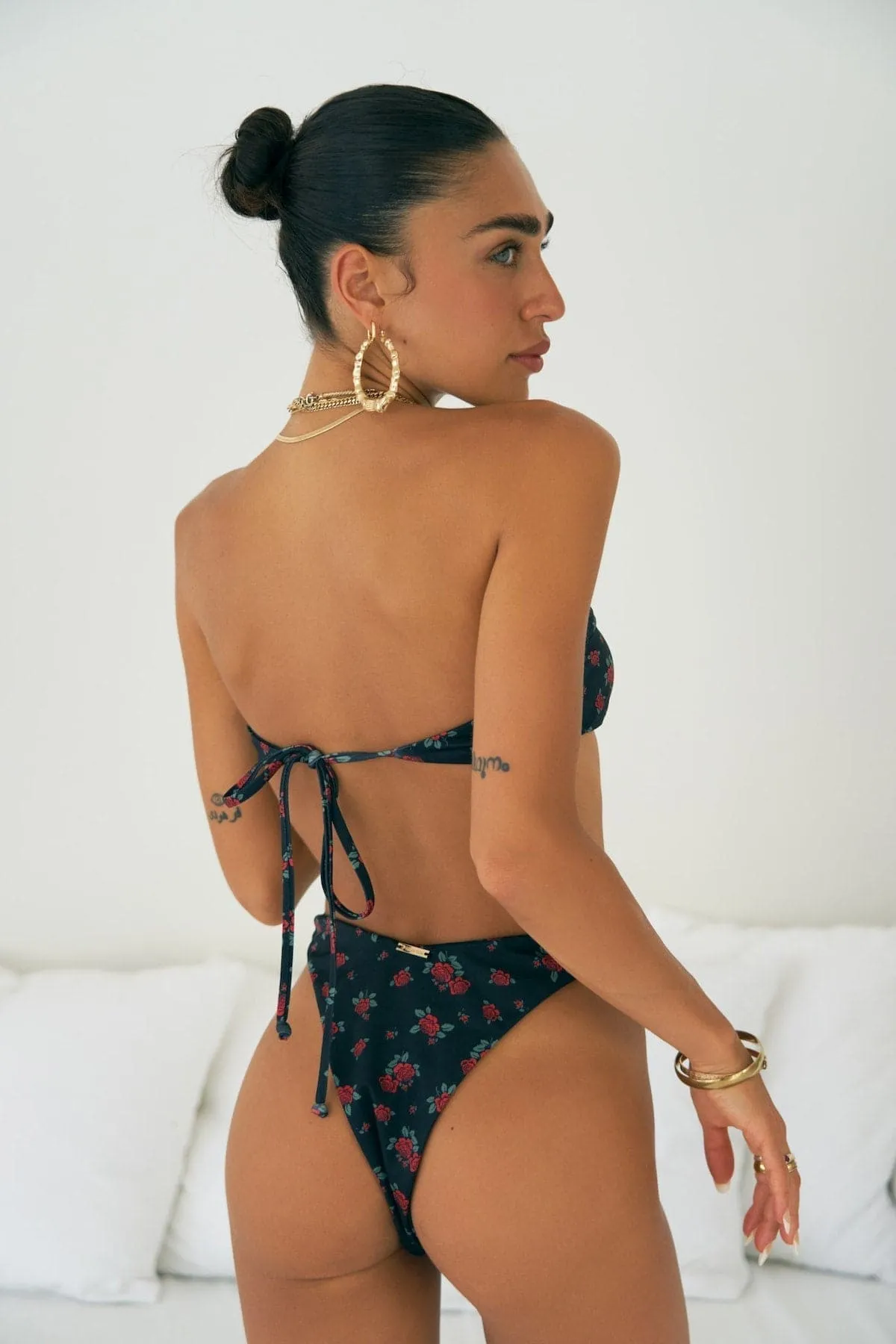 LAHANA FOX V SHAPE CHEEKY BIKINI BOTTOMS - BLACK ROSE