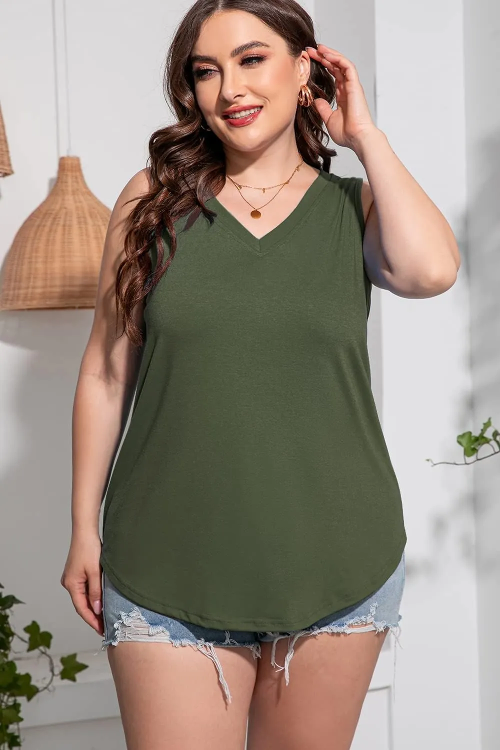 Plus Size Sleeveless Tops Women Casual Summer Sleeveless Loose Fit V Neck Ladies Basic Tshirt