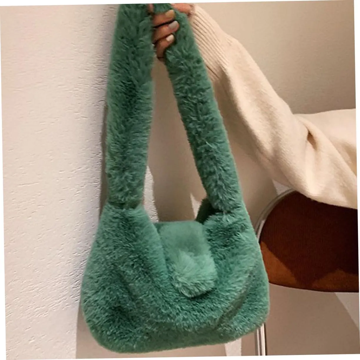Plush Single Shoulder Bag for Women Stylish Travel Pouch Versatile Winter Accessory for and Daily Use
