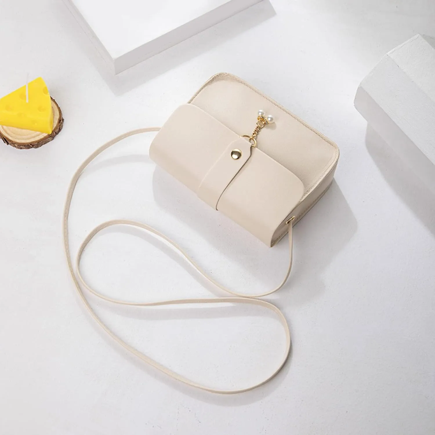 Totes For Storage Mini Small Square Bags Pearl Shoulder Bag Soft Leather Buckle Lightweight Versatile Messenger Bag