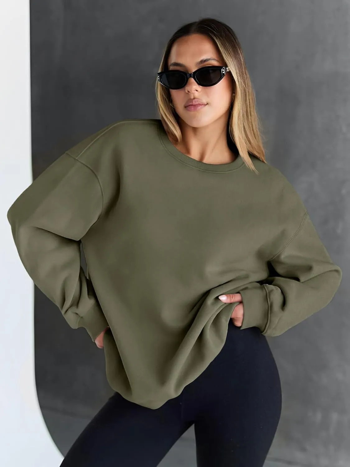 Trendy Queen Sweatshirts for Women Hoodies Oversized Crewneck Tops Sweaters Comfy Fall Winter Outfits Clothes 2025 Fashion