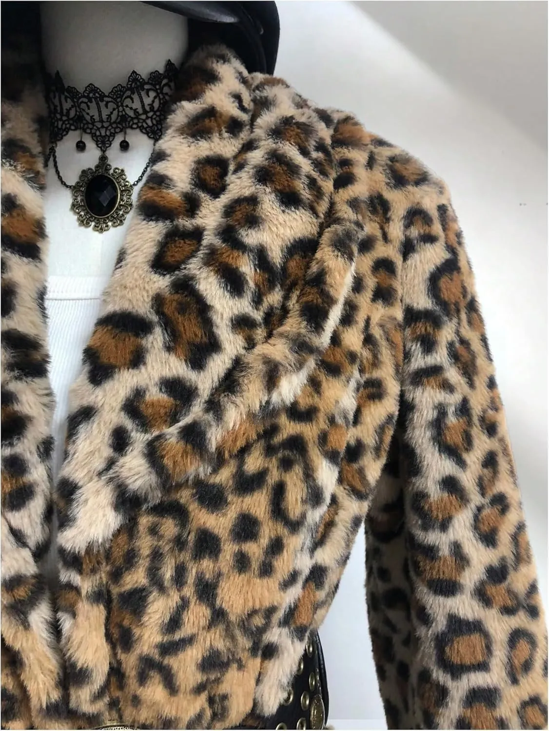WDIRARA Women's Leopard Faux Fur Coat Long Sleeve Fuzzy Outerwear Warm Jacket