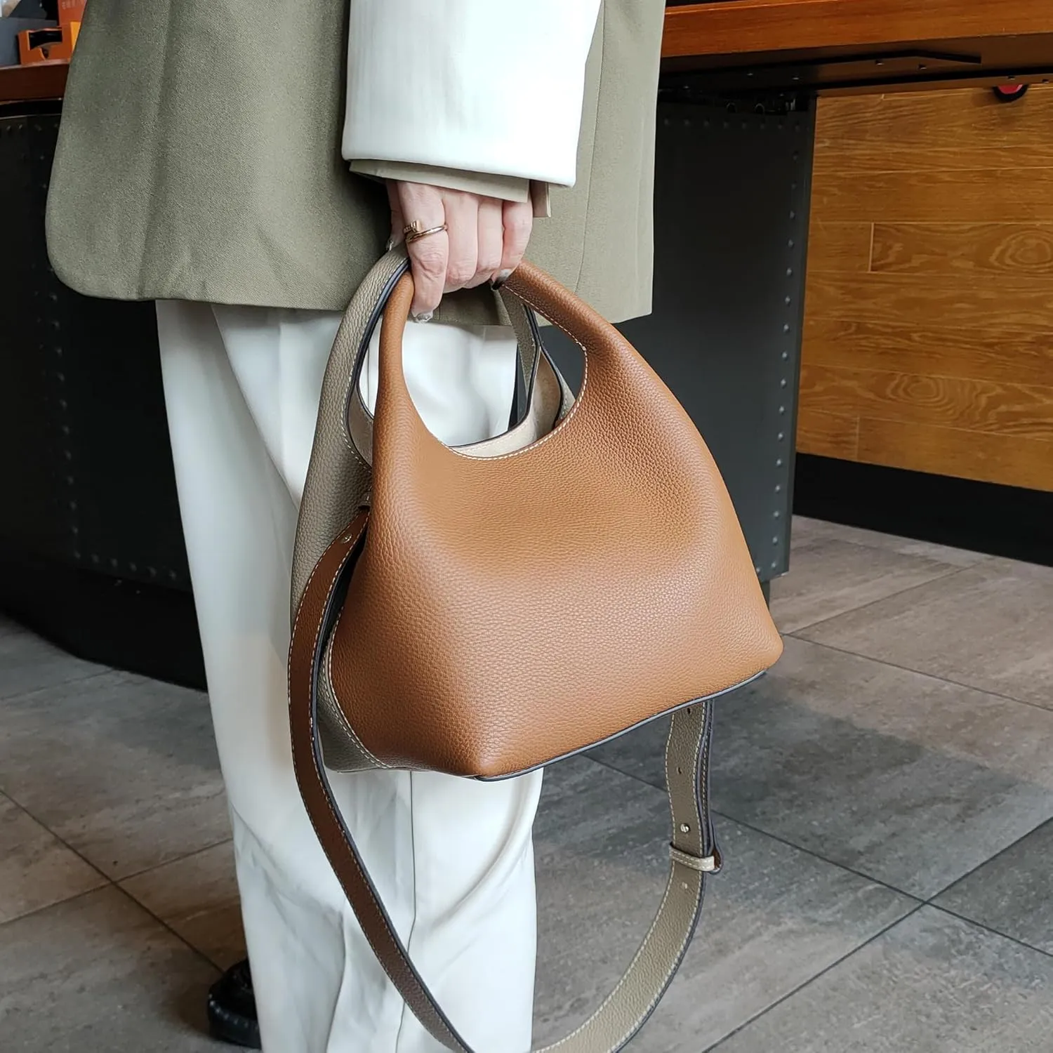 Women's Leather Commuting Bucket Bag Color-blocking Handbag Cowhide Basket Shoulder Crossbody Bag Top Handle Versatile